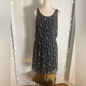 Black Arrow Print Sleeveless Dress with Back Cutout Size Large